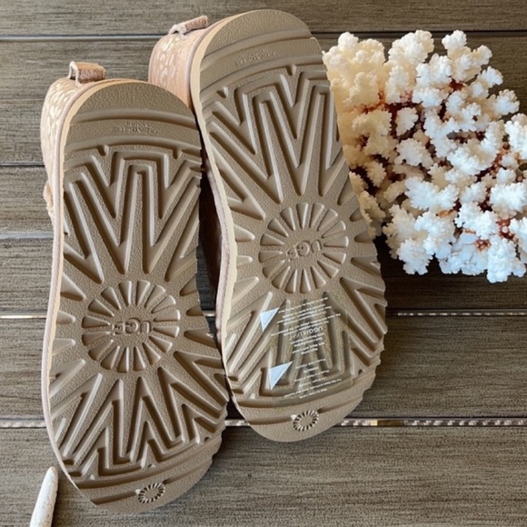 🌴🔆UGG- CLASSIC MINI SNOW LEOPARD BOOTS🔆🌴 - Picture 12 of 14